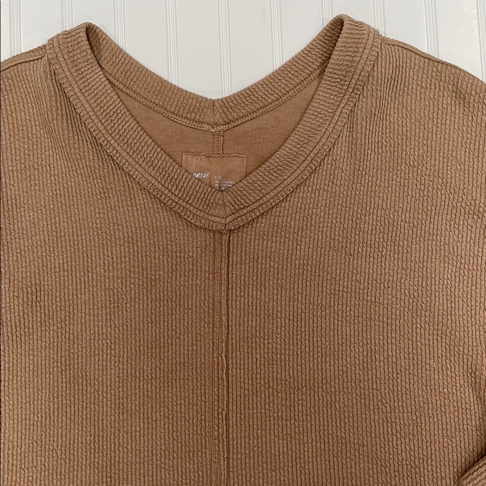 AERIE WOMENS TAN THERMAL RIBBED V-NECK OVERSIZED LONG SLEEVE SHIRT SIZE LARGE - Picture 4 of 8